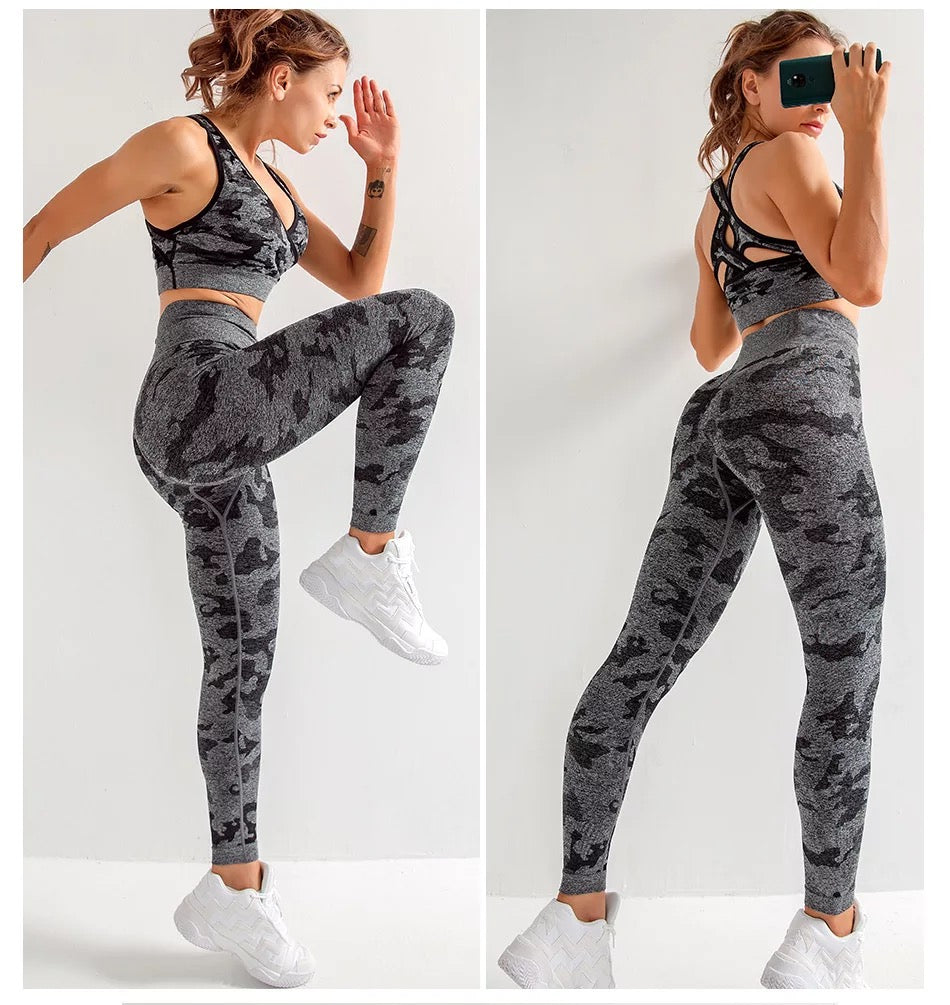 Camo bra, leggings scrunch set